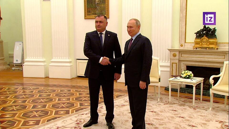 Путин проводит встречу с президентом Южной Осетии
