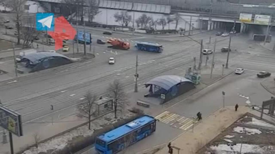 Момент ДТП с автозаком в центре Москвы