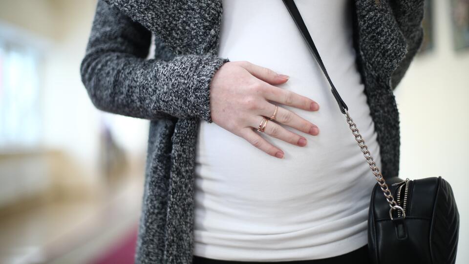 Матвиенко предложила поднять пособия для беременных, потерявших работу