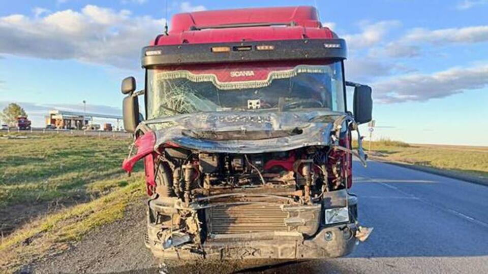 4 человека погибли в ДТП с грузовиком под Оренбургом