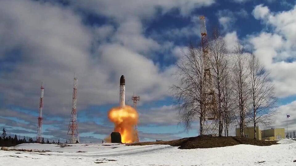 Express: в Британии шокированы российской ракетой 