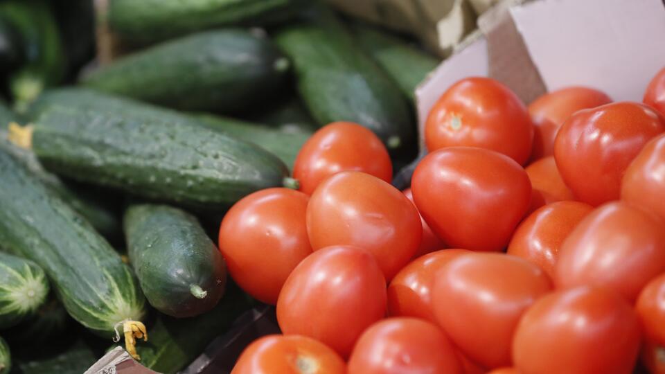 Роскачество выявило наличие запрещенных пестицидов и нитратов в овощах
