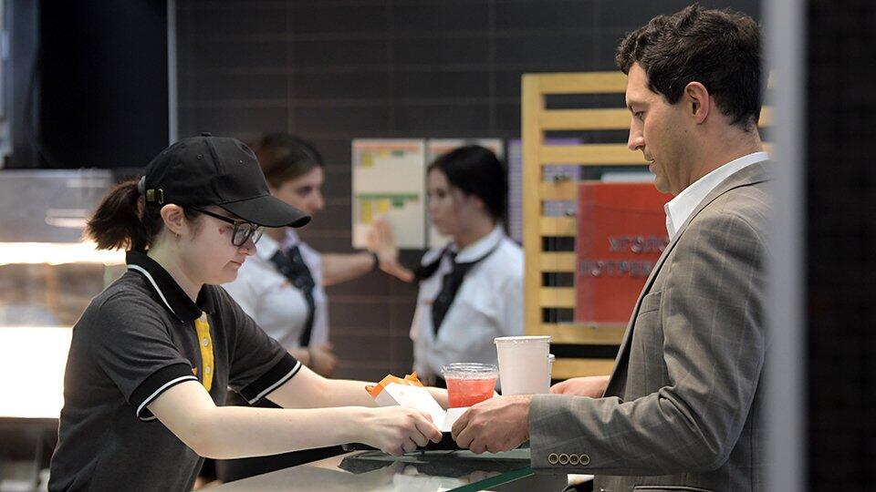 25 McDonald's в Белоруссии переходят под бренд 