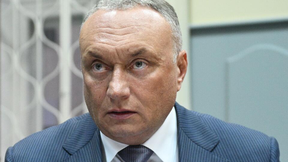 Сенатор Савельев не признает вину в организации приготовления к убийству
