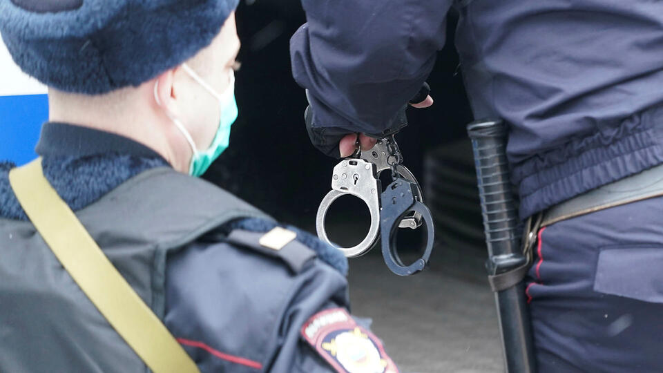 Надругавшегося над соседским ребенком педофила поймали в Москве