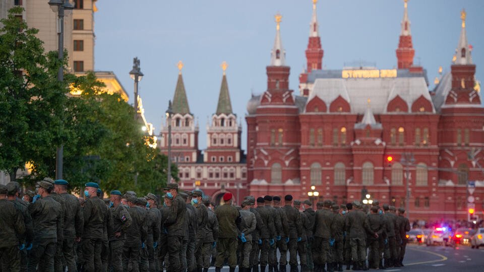 В Кремле заявили о возможности корректировки списка гостей на парад