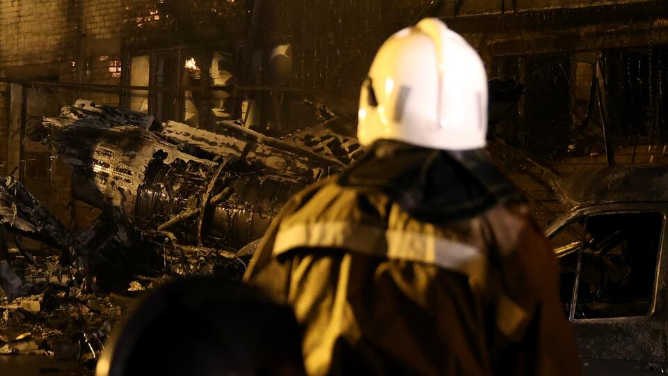 Пожар после падения самолета в Ейске повредил 72 квартиры жилого дома