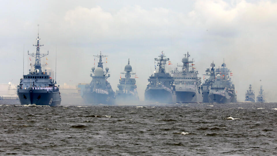 Черноморский флот задействовал более 40 кораблей на учениях в Крыму