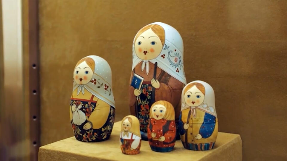 Японский "след" матрешки оказался ненастоящим. Фото: © Кадр из программы "Легенды и мифы", РЕН ТВ