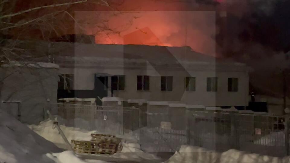 Кадры с места мощного пожара в Ижевске
