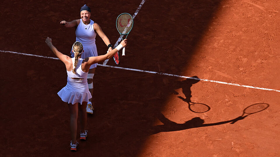 Россиянки Андреева и Шнайдер вышли в финал Олимпиады в парном теннисном разряде