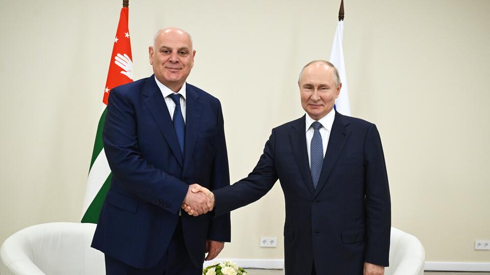 Путин положительно оценил развитие отношений между Россией и Абхазией