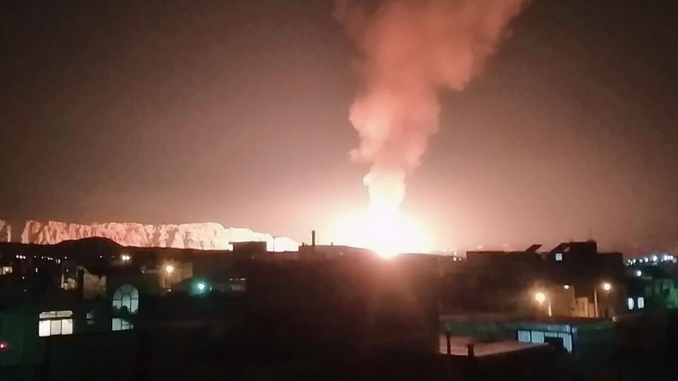 Взрыв с пожаром произошли на главной линии иранского газопровода
