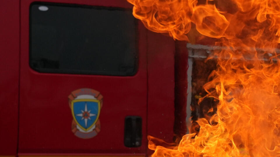 Крупный пожар на складе с горюче-смазочными материалами потушен на Урале