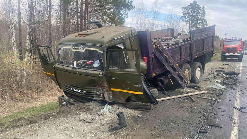 2 человека погибли в ДТП с грузовиком на трассе Екатеринбург – Курган