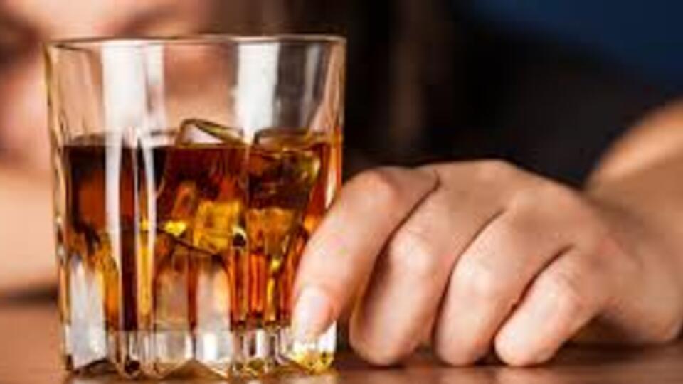 Наркологи назвали самые опасные для здоровья алкогольные напитки