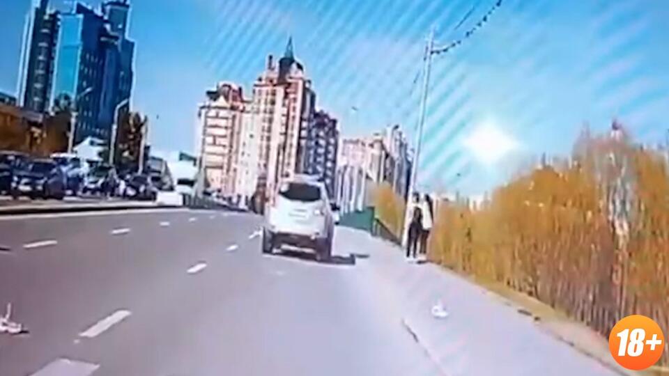 Кроссовер влетел в девушку-пешехода на переходе в Сургуте