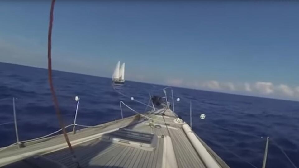 В Бермудском треугольнике нашли странную яхту без людей на борту