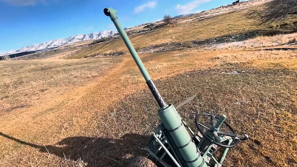 Пушка, стреляющая картофелем. Фото: © Кадр из программы "Купи-продай", РЕН ТВ