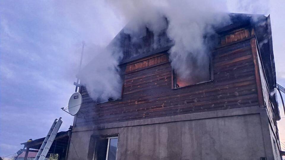 Жизни двух человек унес пожар в частном доме в Нюрбе