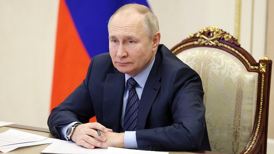Путин поздравил коллектив журнала 