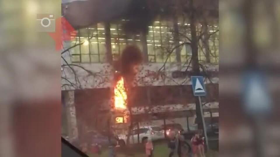 Физкультурный центр загорелся в Москве