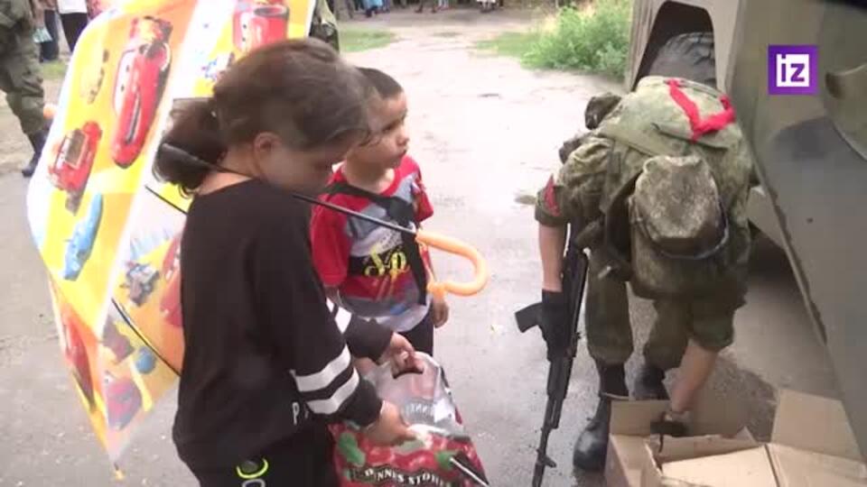 Российские военные привезли 30 тонн гумпомощи в Лисичанск
