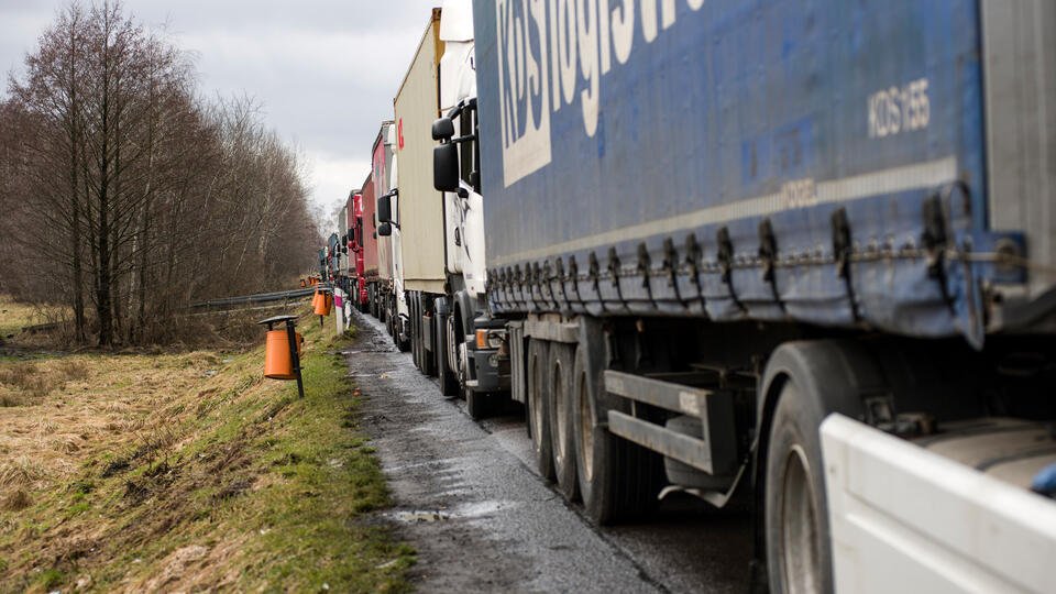 Фермеры за сутки не пустили на трех КПП ни один украинский грузовик в Польшу