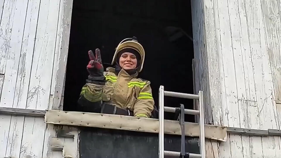 На благо общества: как женщины работают в экстренных службах. Фото: © Кадр из программы "Как устроен мир", РЕН ТВ