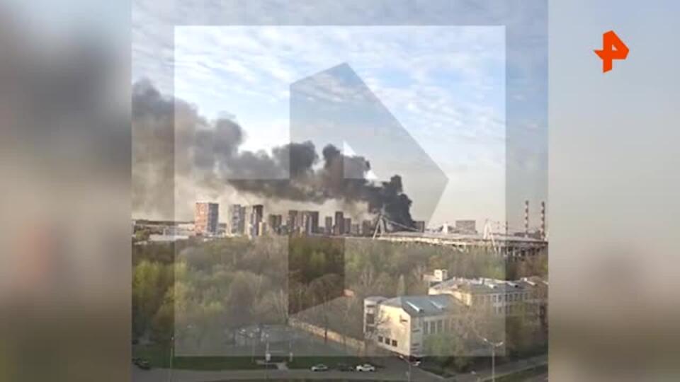 Крупный пожар произошел на востоке Москвы