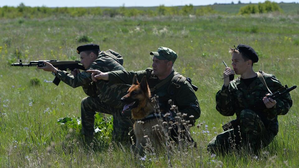 Картинка пограничника с собакой для детского сада