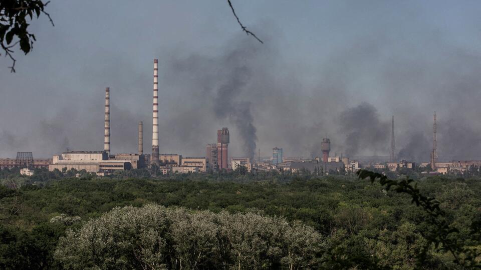 Вышедшие с Азота заявили, что там могут оставаться сотни людей