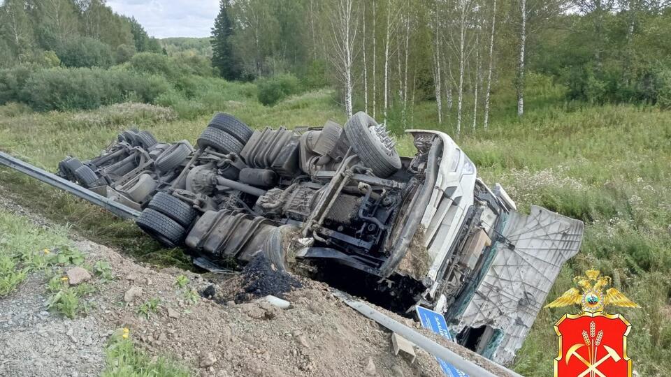 ДТП с участием трех автомобилей унесло жизнь человека в Кузбассе