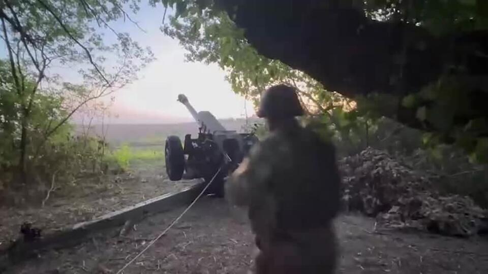 Как снайперская винтовка: гаубицы Д-30 поразили укрепрайоны ВСУ в ДНР