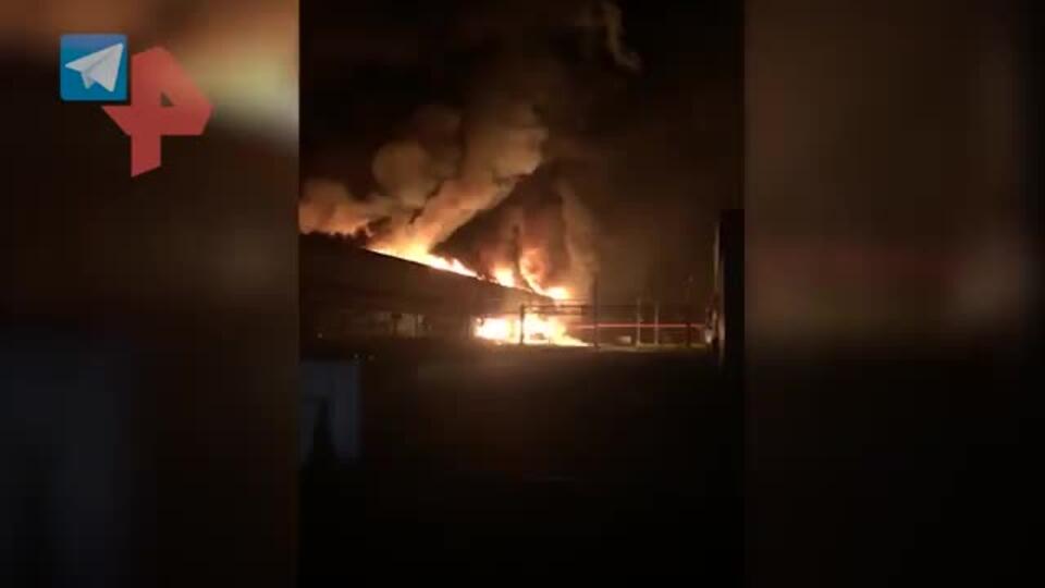 Пожар вспыхнул на заводе по производству дверей в Тольятти