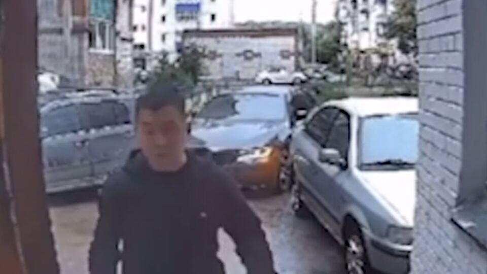 Устроившего дебош неадекватного водителя в Стерлитамаке сняли на видео