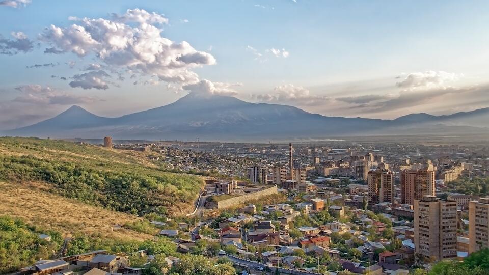 Ереван рассматривает возможность заключения союза с Карабахом