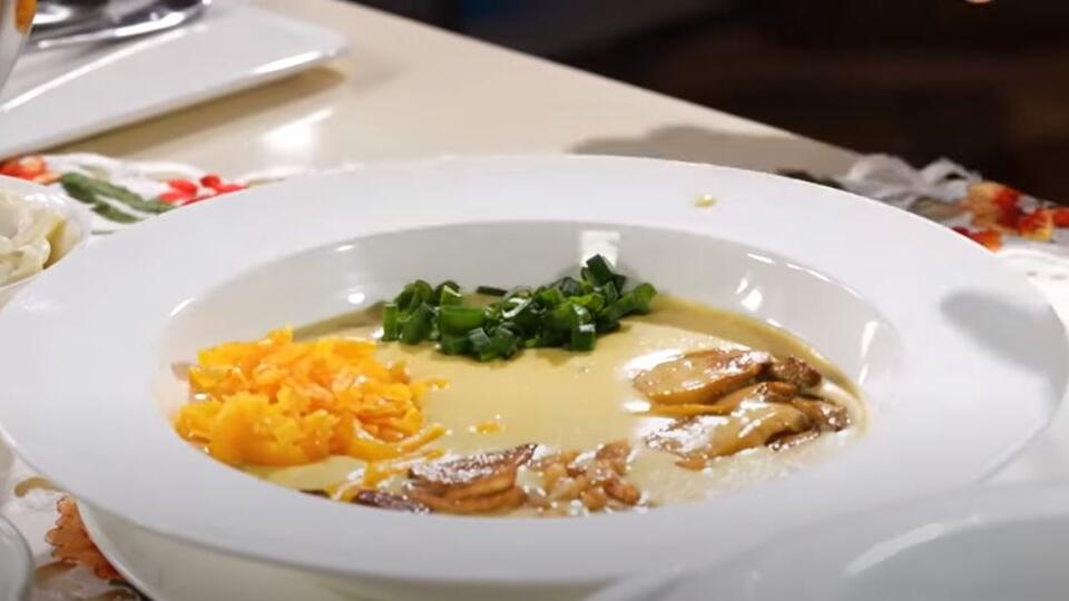 Суп-пюре с хрустящими шкварками: рецепт от Сталика Ханкишиева