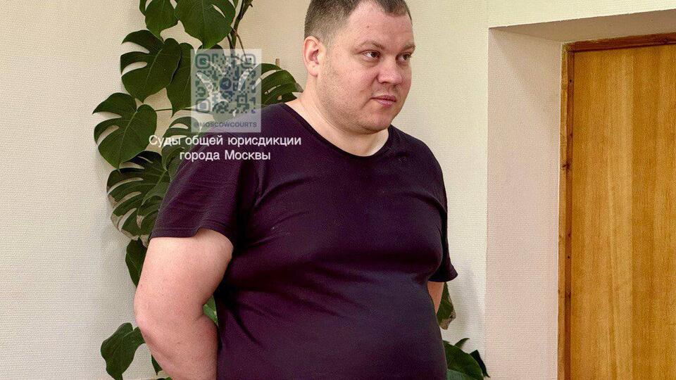Загоравшему в трусах и напавшему на москвичку мужчине дали 15 суток
