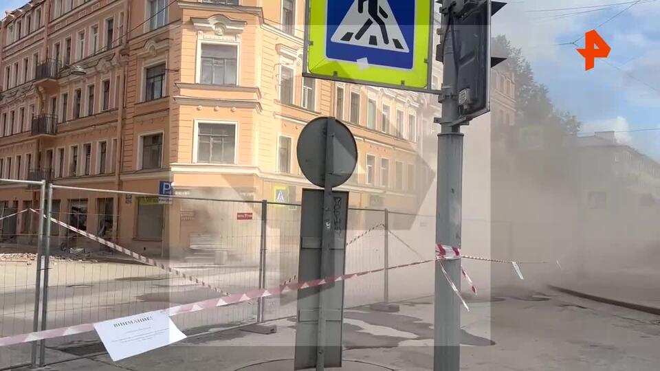 Дело возбудили после обрушения фасада дома в Петербурге