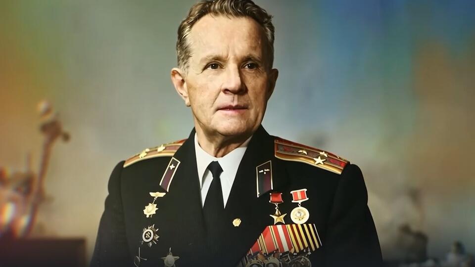 Другие громкие истории о прыжках парашютистов. Фото: © Кадр из программы "Неизвестная история", РЕН ТВ