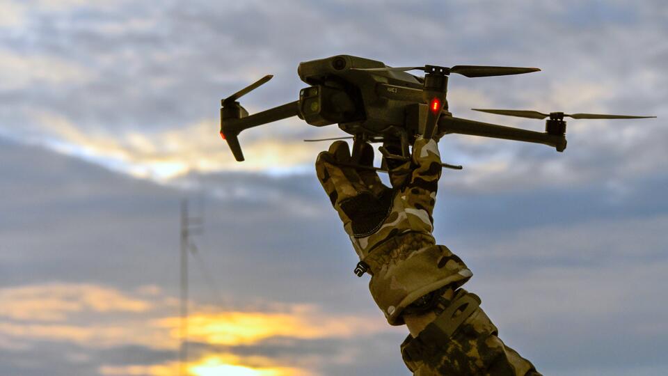 Почему FPV-дроны считаются "невидимыми". Фото: © ТАСС/Лев Федосеев