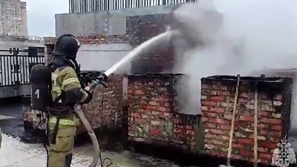 Пожарные предотвратили взрыв газовых баллонов в Ростове-на-Дону