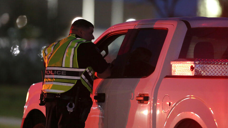 Мужчина убил полицейского и ранил подростка в Хьюстоне
