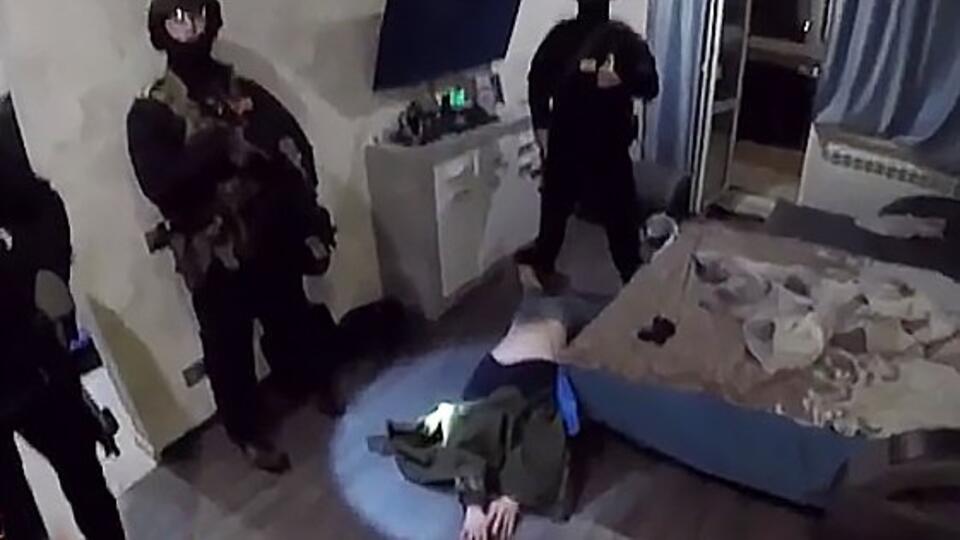 Хулиганы напугали жителей Петербурга, стреляя из автомата из окна квартиры