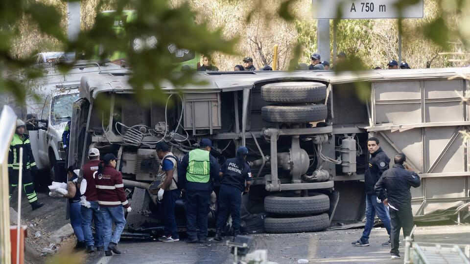 Автобус с пассажирами перевернулся в Мексике, погибли 14 человек