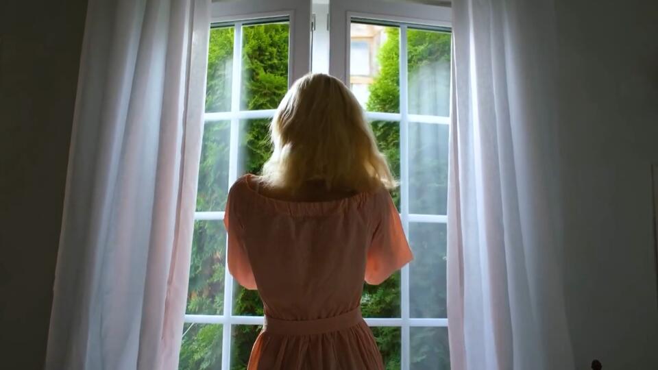 Ученые из Торонто считают, что проветривание помещений не очищает воздух. Фото: © Кадр из программы "Наука и техника", РЕН ТВ