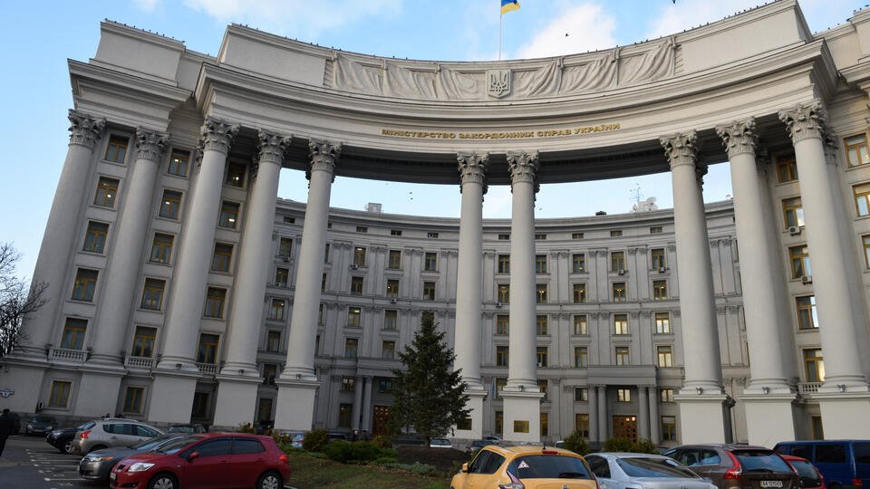 Киев отказался обсуждать предложения ЛНР и ДНР о статусе Донбасса