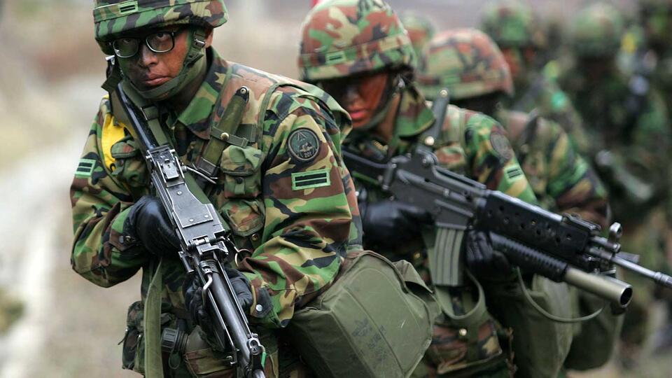 Солдат Южной Кореи случайно открыл огонь у границы с КНДР