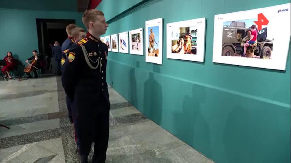 Фотовыставка военкоров Росгвардии открылась в Музее Победы